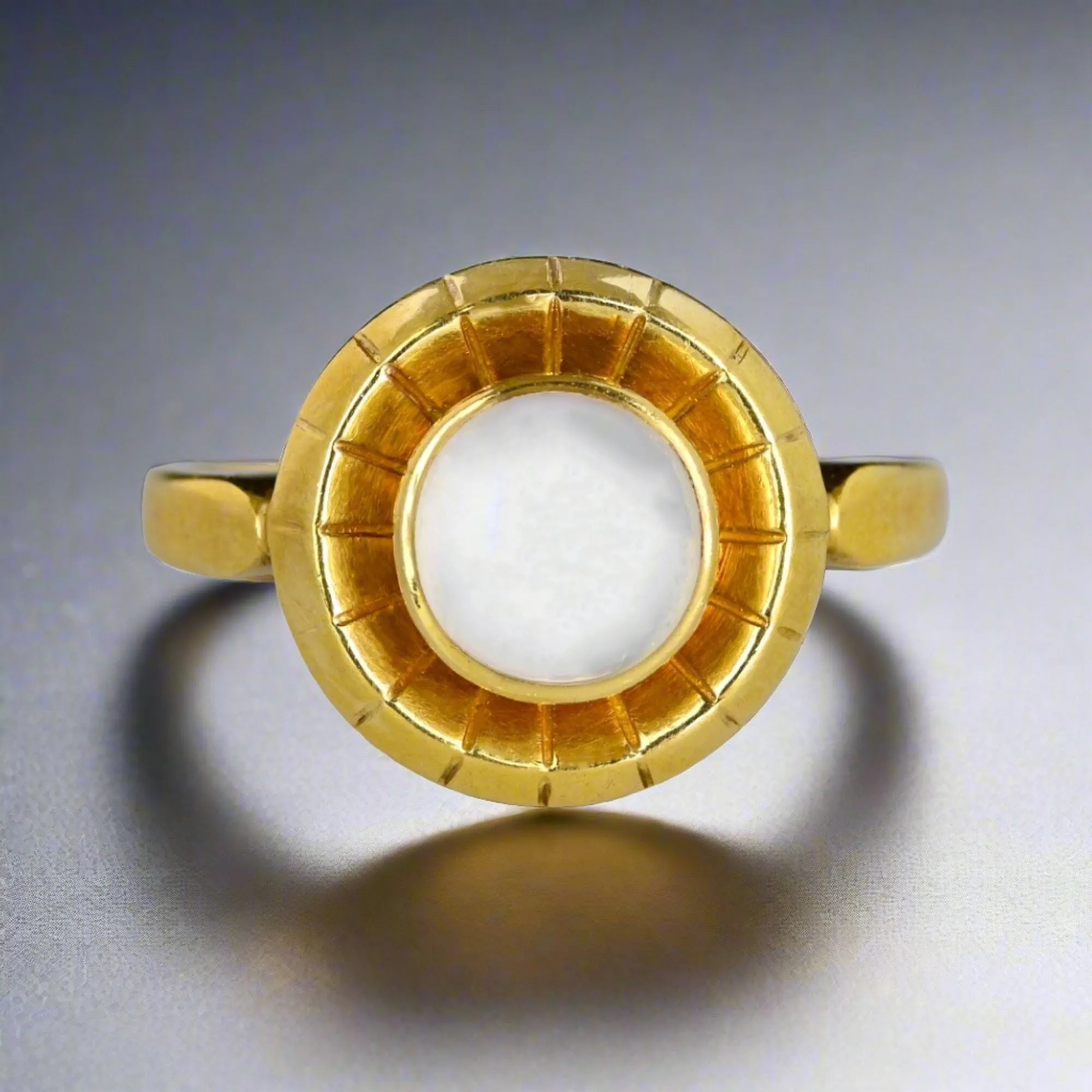 Vintage 18K Gold Target Moonstone Cabochon Ring